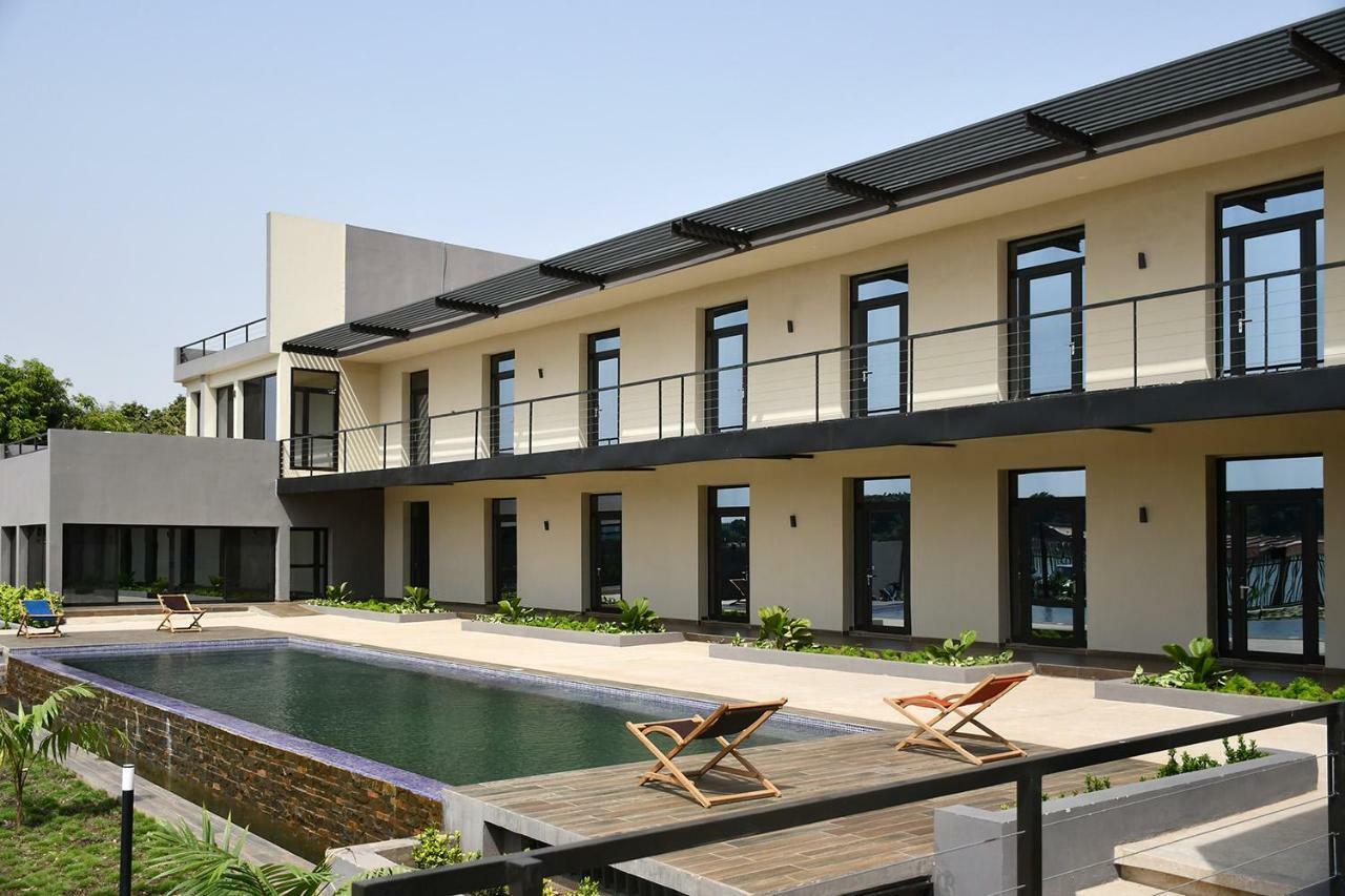 Au Bord De L'Eau Hotel Бамако Екстериор снимка